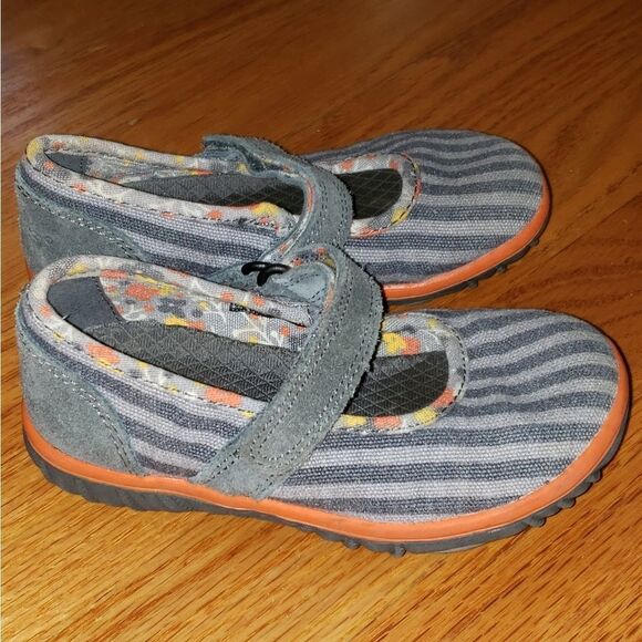 Bogs Girls Mary Jane’s in Gray and Orange - Picture 1 of 8